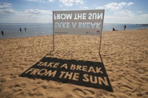 Cool-typography-print-ad-suncare